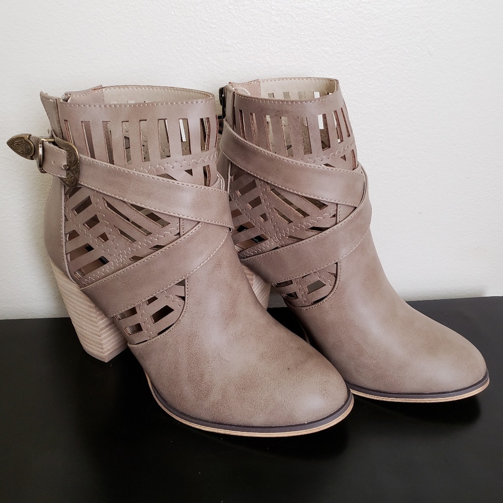 Michael Antonio stripped booties